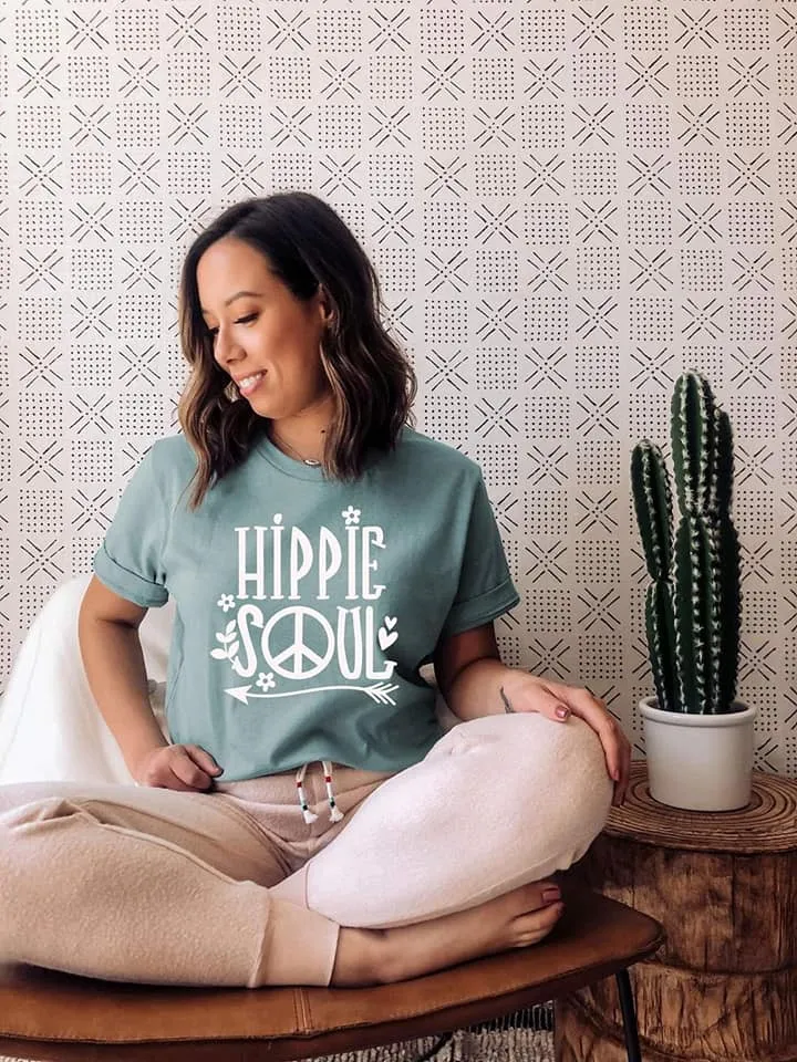HIPPIE - GRAPHIC TEE