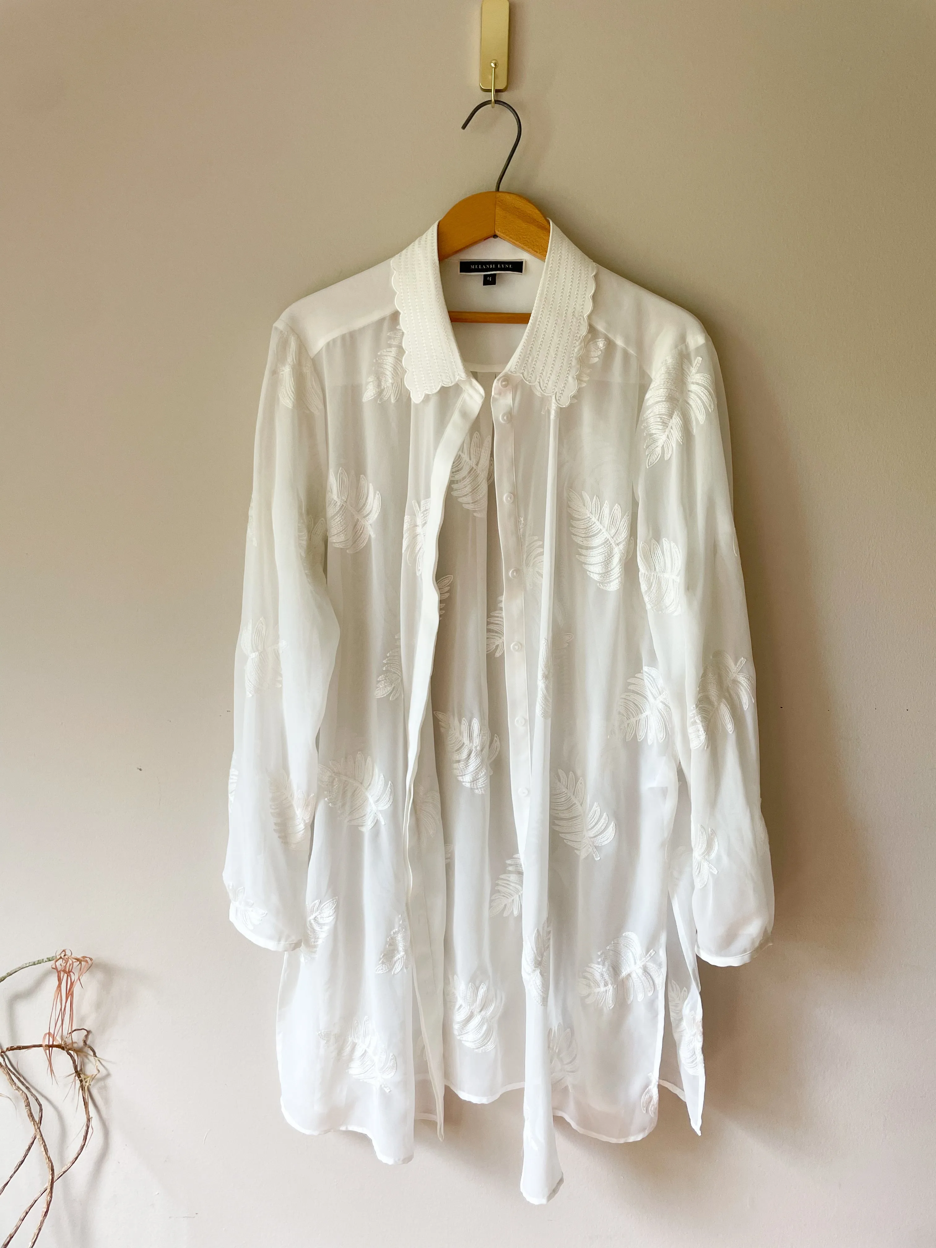 Melanie Lyne Sheer White Embroidered Palm Print Tunic Cover Up Button Front Shirt - Size 14